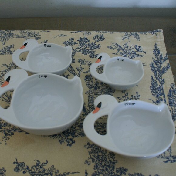 Slant Collections ceramic nesting measuring cups Swans 4 pieces - Picture 2 of 4
